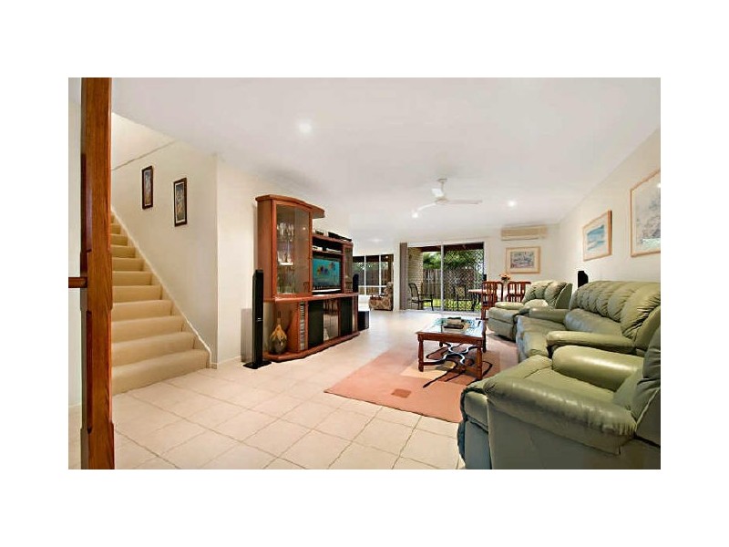 11 Ridgewood Close, Pacific Pines QLD 4211