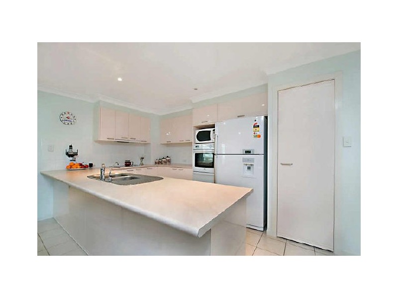 11 Ridgewood Close, Pacific Pines QLD 4211