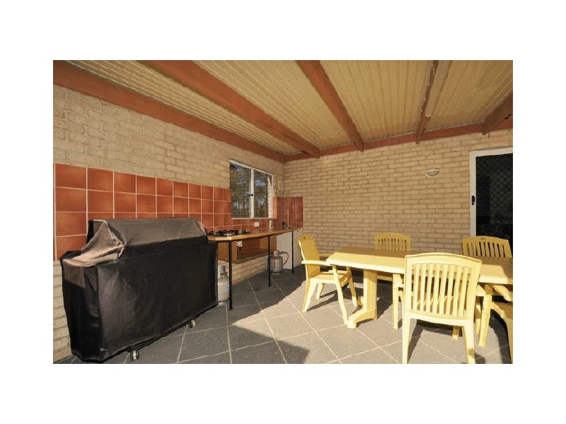 11 Ridgewood Close, Pacific Pines QLD 4211