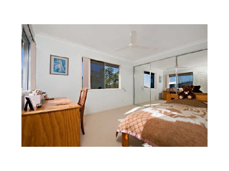 11 Ridgewood Close, Pacific Pines QLD 4211