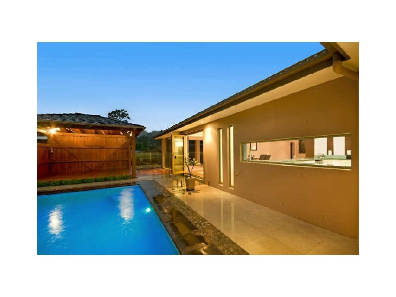 12 Fred Astaire Avenue, Maudsland QLD 4210