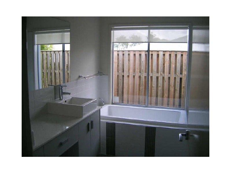 8 Rainlilly Court, Upper Coomera QLD 4209