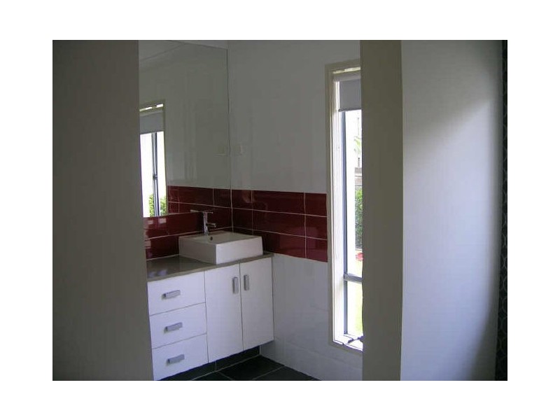 8 Rainlilly Court, Upper Coomera QLD 4209