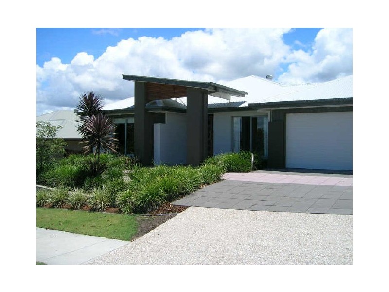 8 Rainlilly Court, Upper Coomera QLD 4209