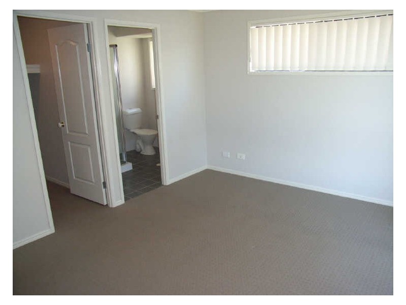 14 Rosefinch Street, Upper Coomera QLD 4209