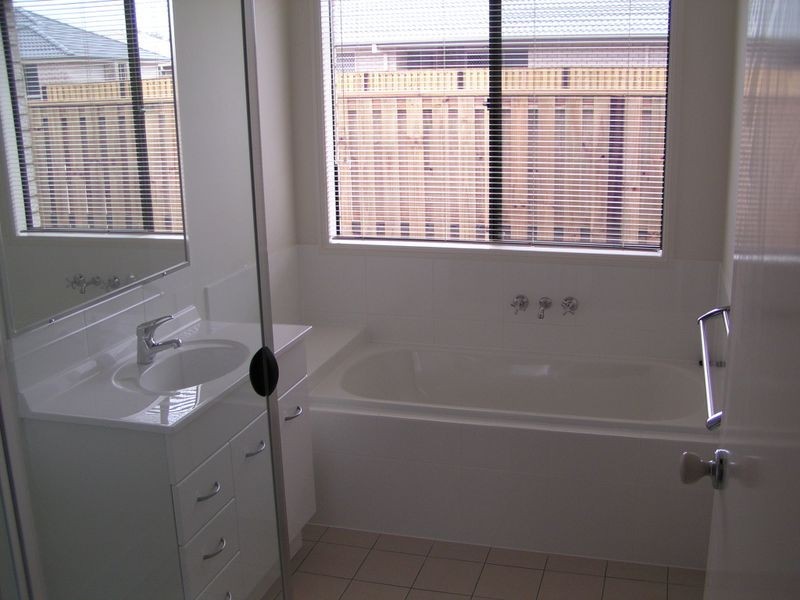 3 Kingsford Drive, Upper Coomera QLD 4209