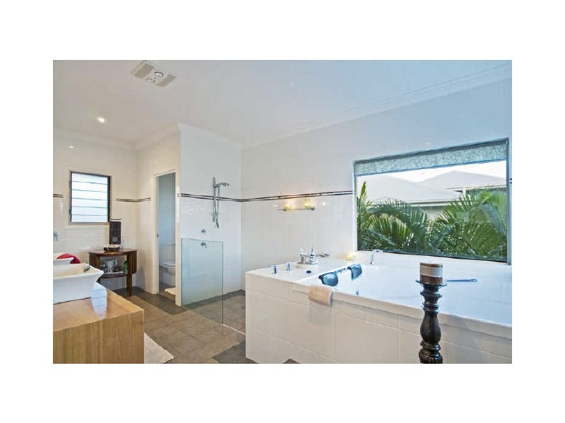 17 Brindabella Close, Coomera Waters QLD 4209