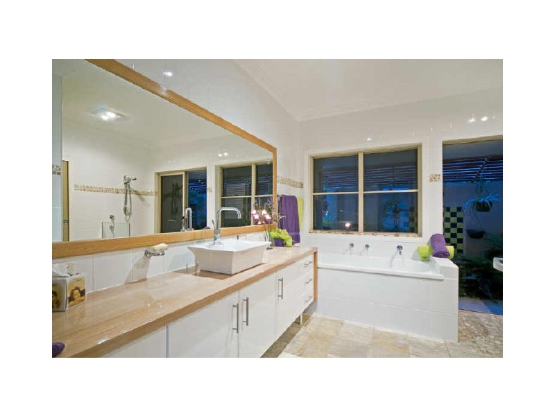 17 Brindabella Close, Coomera Waters QLD 4209