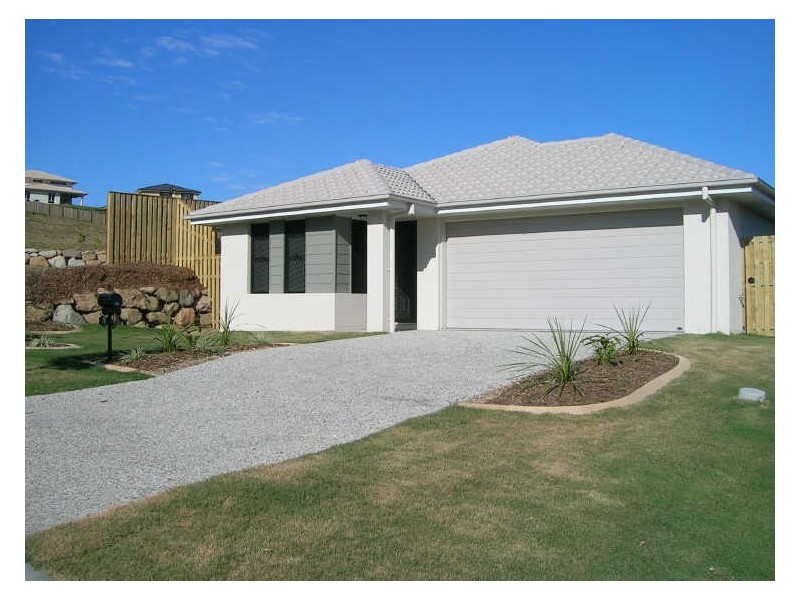 25 Hawkesbury Avenue, Pacific Pines QLD 4211