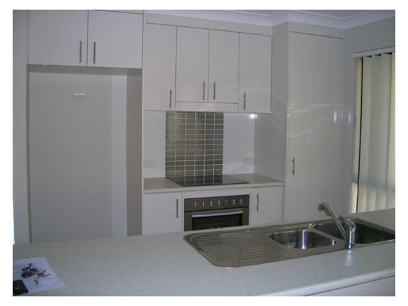 25 Hawkesbury Avenue, Pacific Pines QLD 4211