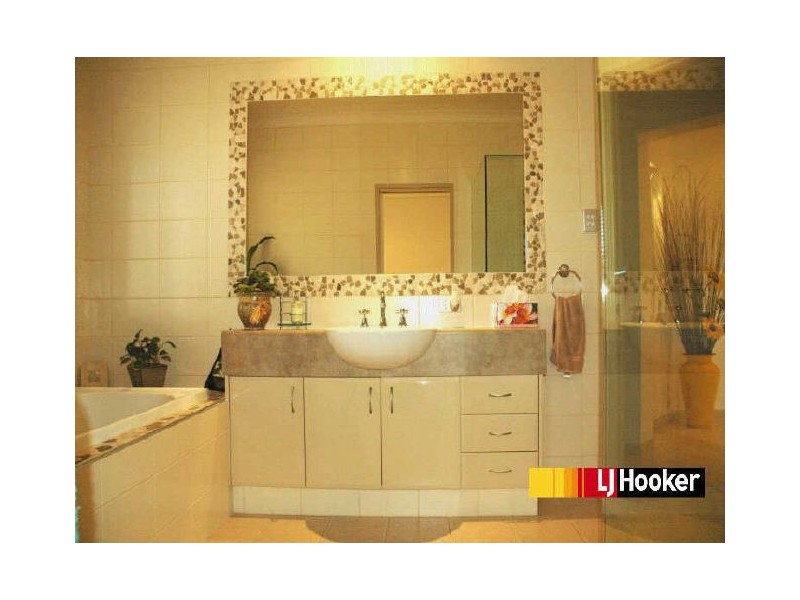 30 Pacha Close, Coomera Waters QLD 4209