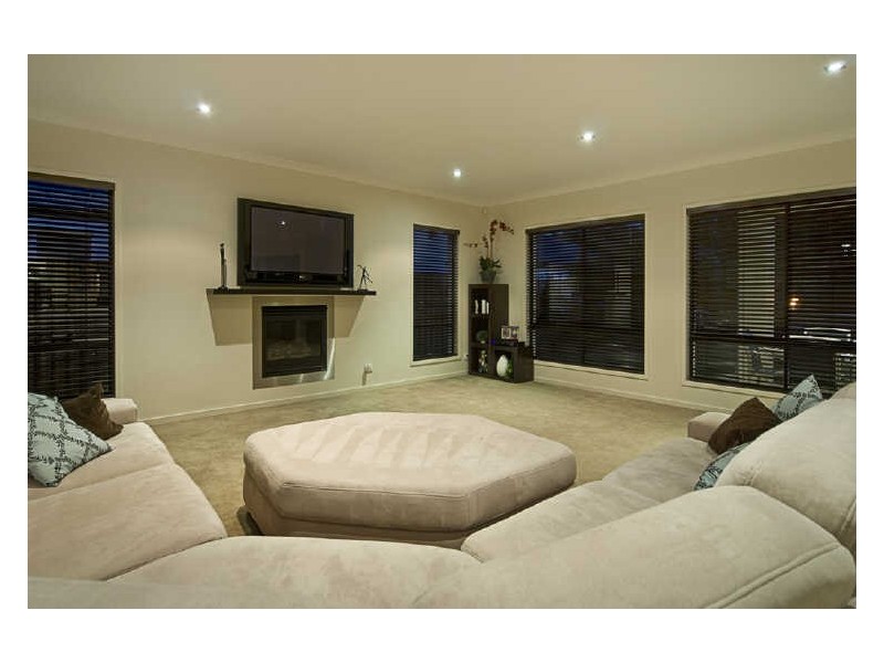 3 Veninde Lane, Coomera Waters QLD 4209