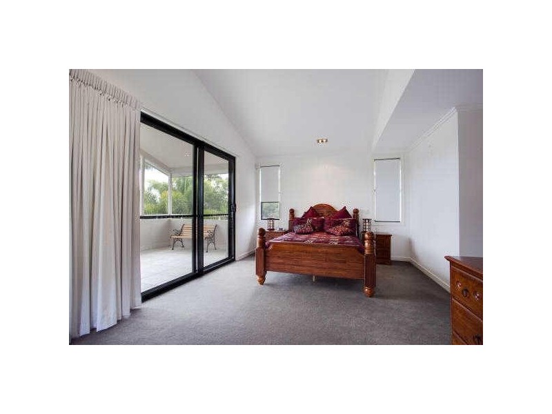 6103 The Lakes Drive, Hope Island QLD 4212