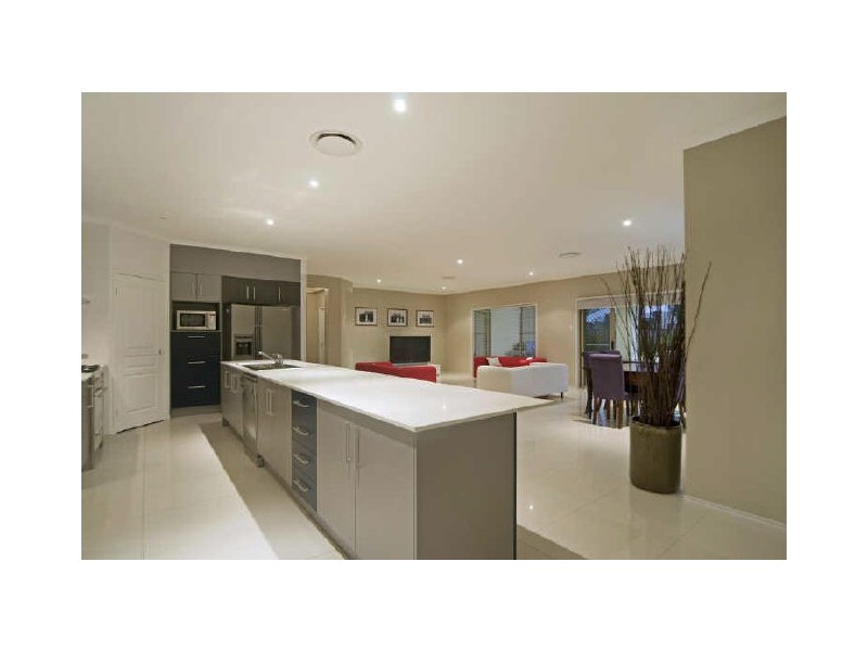 16 Rainbow Circuit, Coomera Waters QLD 4209