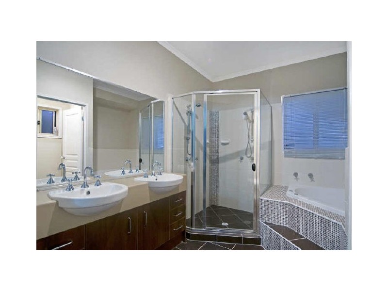 16 Rainbow Circuit, Coomera Waters QLD 4209