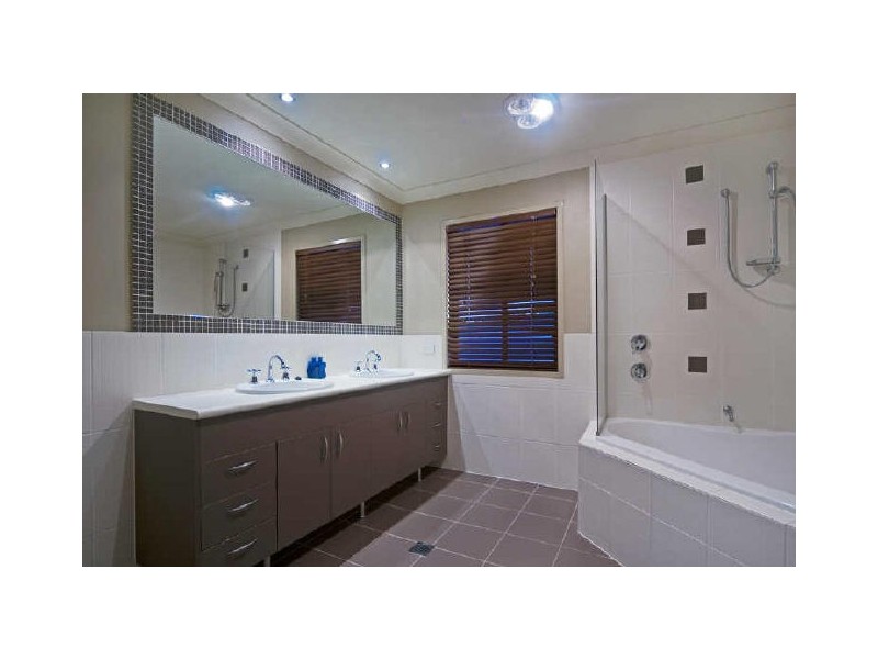 7 Koomooloo Circle, Coomera Waters QLD 4209