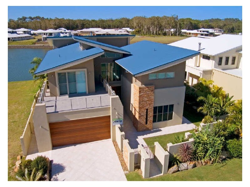 34 Buccaneer Way, Coomera Waters QLD 4209