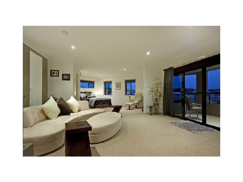 1 Pathfinder Road, Coomera Waters QLD 4209