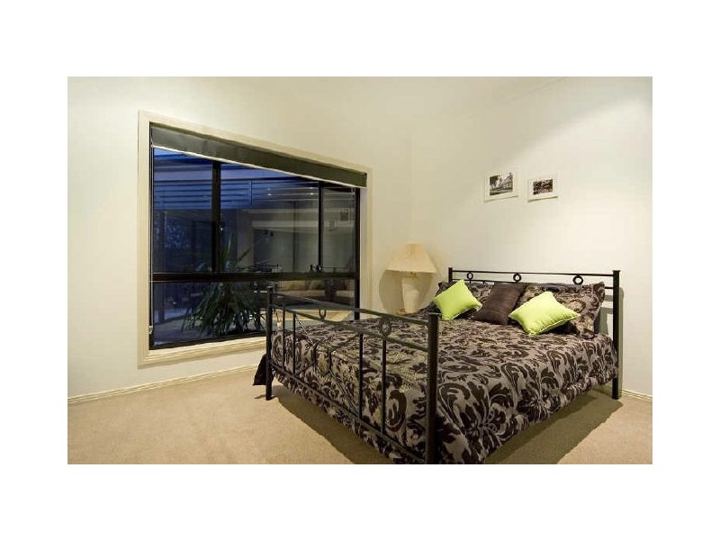 1 Pathfinder Road, Coomera Waters QLD 4209