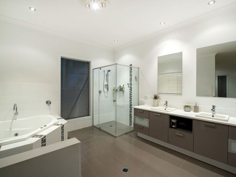 17 First Light Court, Coomera Waters QLD 4209