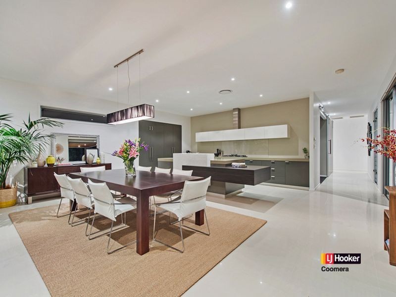 8 Kingtide Lane, Coomera Waters QLD 4209