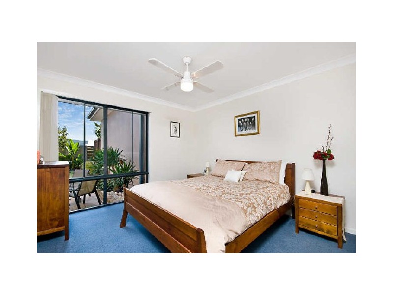 2/10 Livingstone Street, Upper Coomera QLD 4209