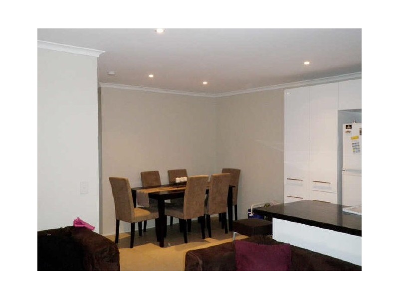 2/6 Fonda Place, Oxenford QLD 4210