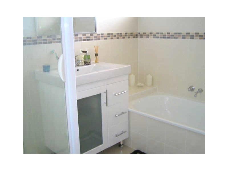 2/6 Fonda Place, Oxenford QLD 4210