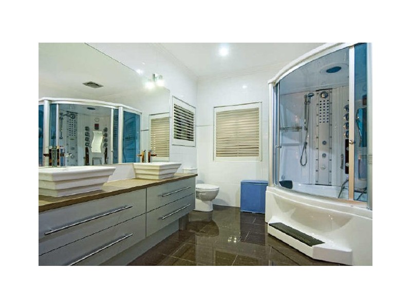 5 Slipstream Road, Coomera Waters QLD 4209