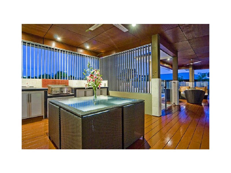 5 Slipstream Road, Coomera Waters QLD 4209