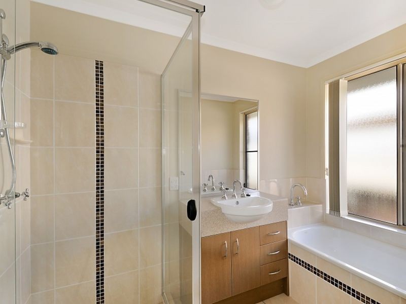 8 Flynn Street, Upper Coomera QLD 4209