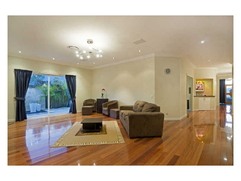 14 Sailaway Court, Coomera Waters QLD 4209