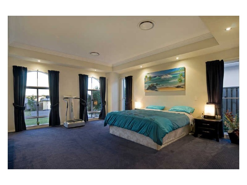 14 Sailaway Court, Coomera Waters QLD 4209