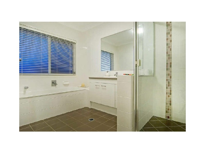 24 Zeus Circuit, Coomera Waters QLD 4209