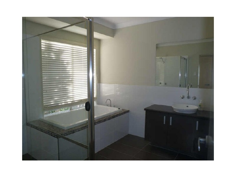 30 Picnic Creek Dr, Coomera QLD 4209