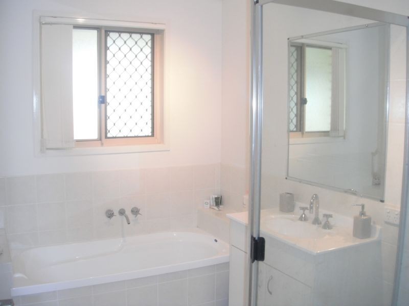 5 Habitat Way, Pimpama QLD 4209