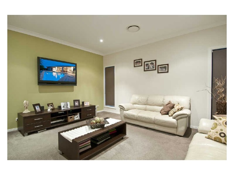 8 Kintail Lane, Coomera Waters, Coomera QLD 4209