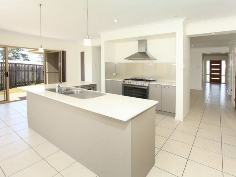 3 Garigal Court, Upper Coomera QLD 4209