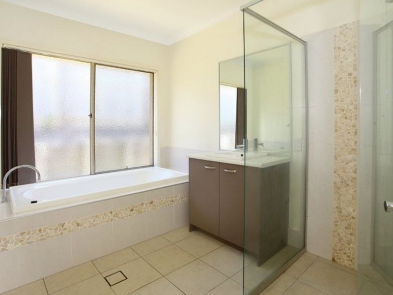 3 Garigal Court, Upper Coomera QLD 4209