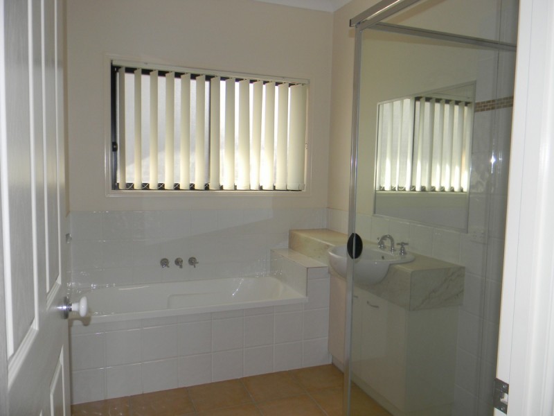 15 Bluetail Crescent, Upper Coomera QLD 4209