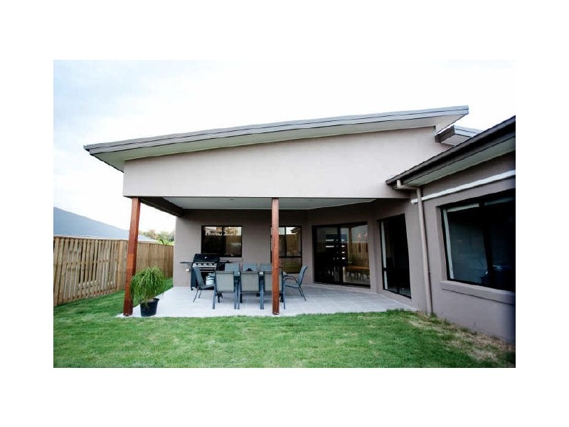 8 Daintree Drive, Coomera QLD 4209