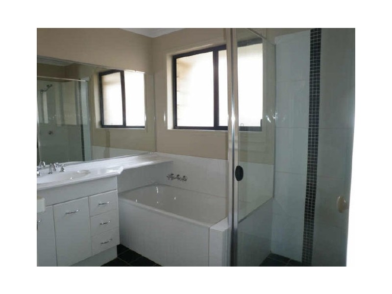 4 Dine Court, Upper Coomera QLD 4209