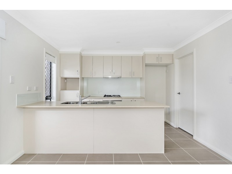 1/262/8 Banksia Road, Coomera QLD 4209