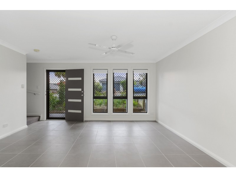 1/262/8 Banksia Road, Coomera QLD 4209