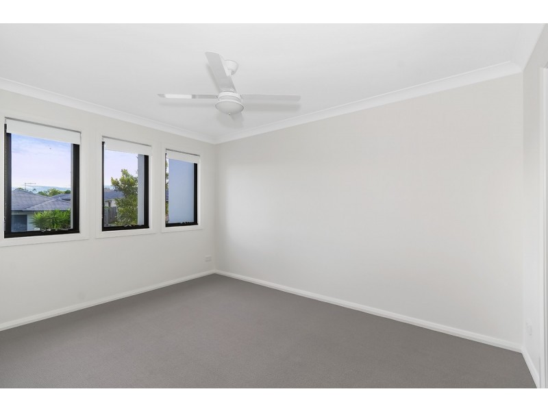 1/262/8 Banksia Road, Coomera QLD 4209