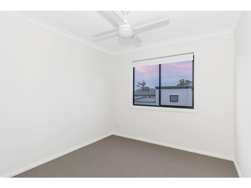 1/262/8 Banksia Road, Coomera QLD 4209