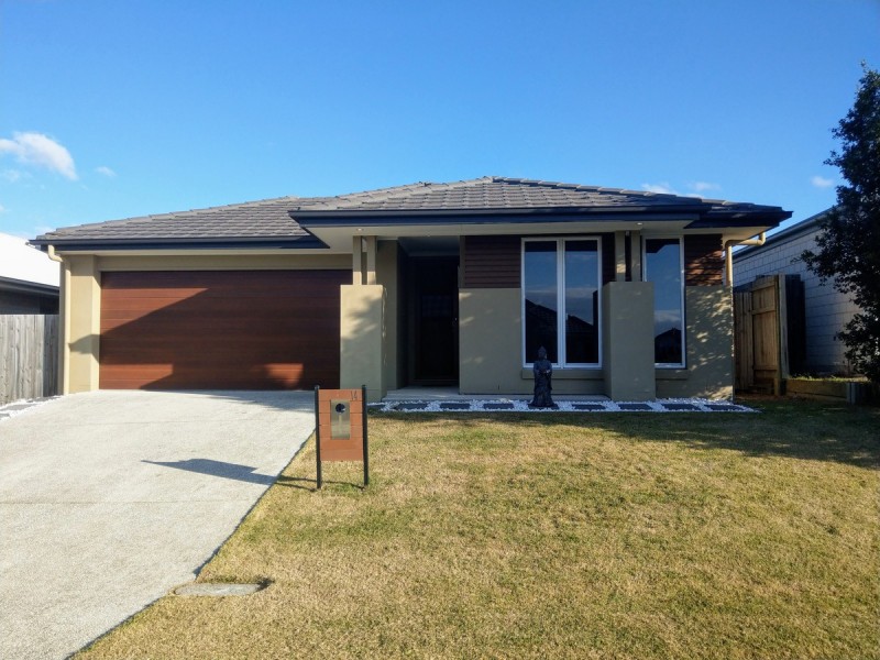 14 Hollanders Crescent, Ormeau QLD 4208