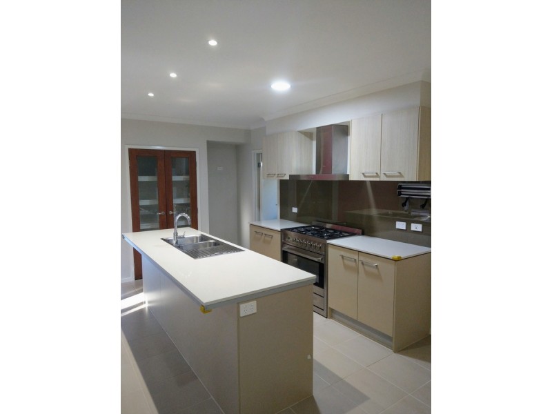 14 Hollanders Crescent, Ormeau QLD 4208