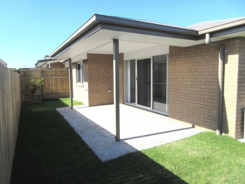 1/64 Milbrook Crescent, Pimpama QLD 4209