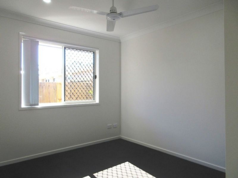 1/64 Milbrook Crescent, Pimpama QLD 4209